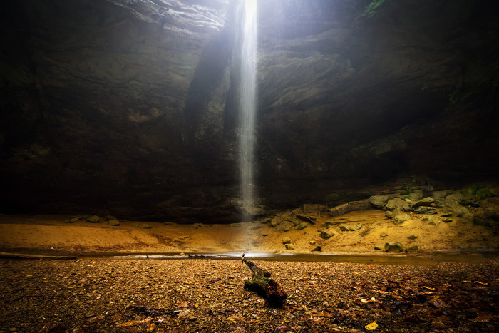 Ash Cave Waterfall ISO:100 - f/7.1 - 10mm - 1/2 sec - EV -2