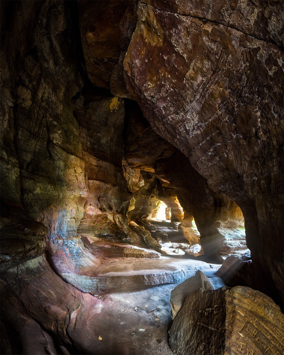 Rock House Glow ISO:100 - f/16 - 11mm - 8 x 25 sec